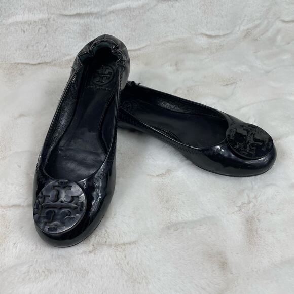 🔥Tory Burch Reva Ballet Flats Black Patent Leather Shoes Logo Women Size 6 - Picture 3 of 13